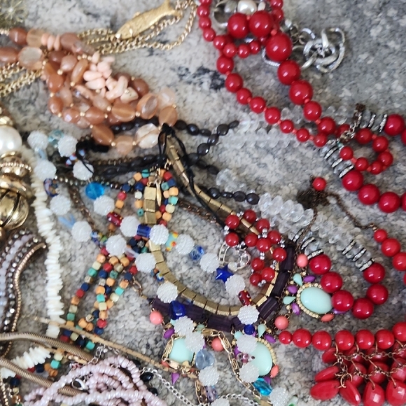 5 Lbs Of Necklaces - Picture 2 of 7